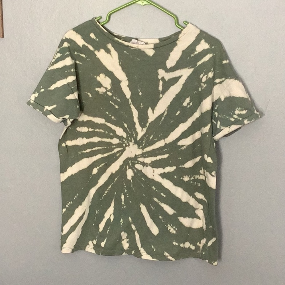 Womens size S tee